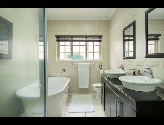 4 BEDROOM TOWNHOUSE FOR SALE IN GILLITTS